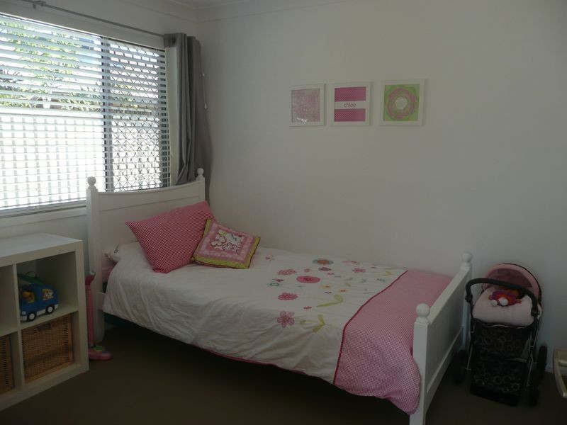 8 Cuckoo Cr, Burleigh Waters QLD 4220