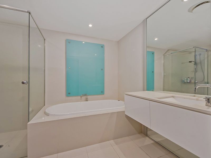 508/9 Hamilton Avenue, Surfers Paradise QLD 4217