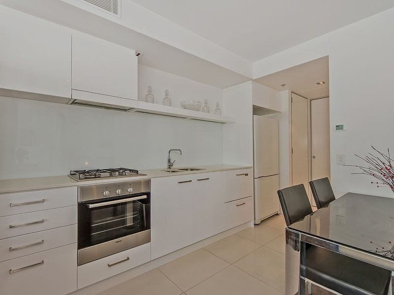 508/9 Hamilton Avenue, Surfers Paradise QLD 4217