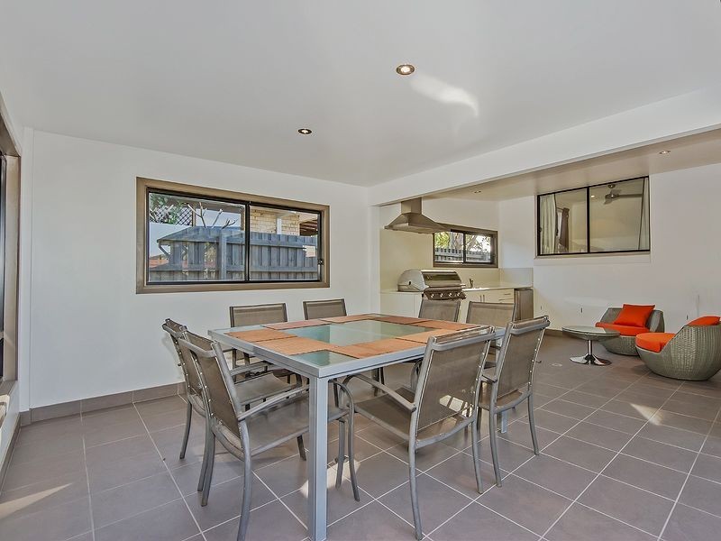 108 Acanthus Avenue, Burleigh Heads QLD 4220