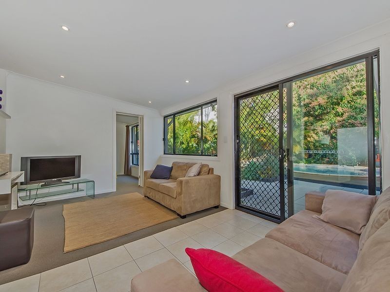 108 Acanthus Avenue, Burleigh Heads QLD 4220