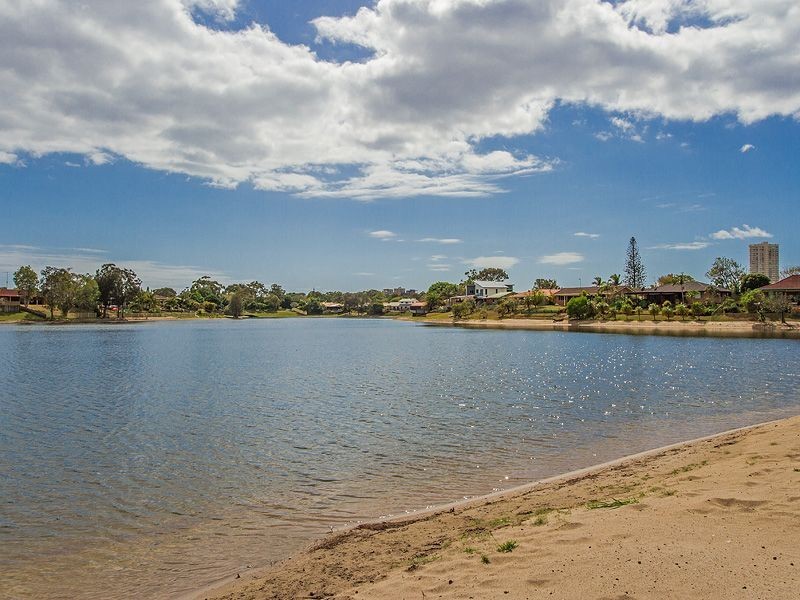 2/9 Barbet Pl, Burleigh Waters QLD 4220