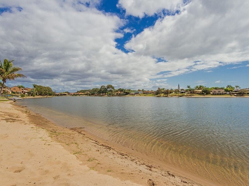 2/9 Barbet Pl, Burleigh Waters QLD 4220