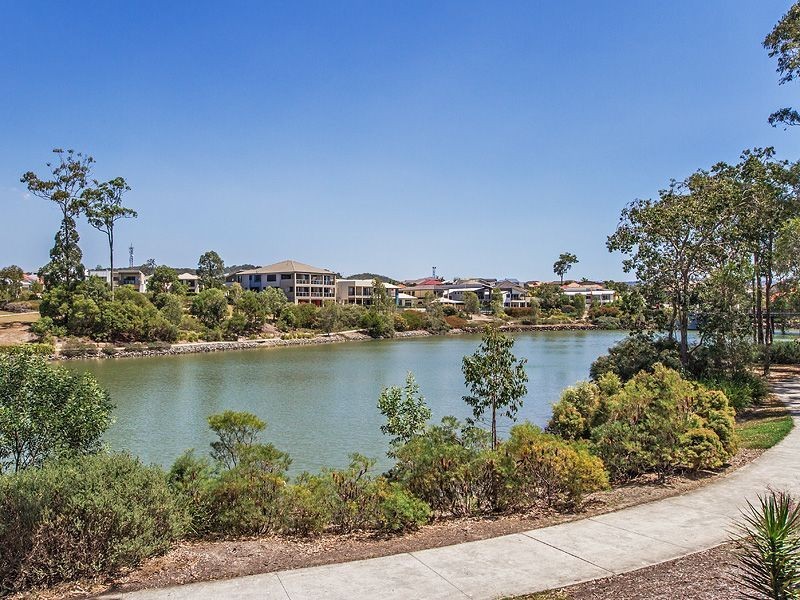 2/7 Saleya Drive, Varsity Lakes QLD 4227
