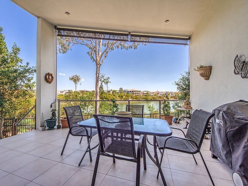 2/7 Saleya Drive, Varsity Lakes QLD 4227