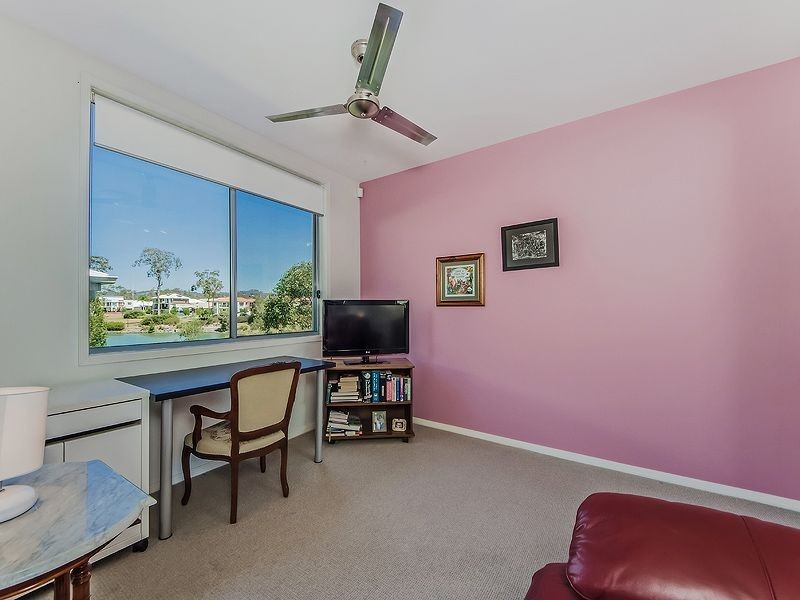 2/7 Saleya Drive, Varsity Lakes QLD 4227