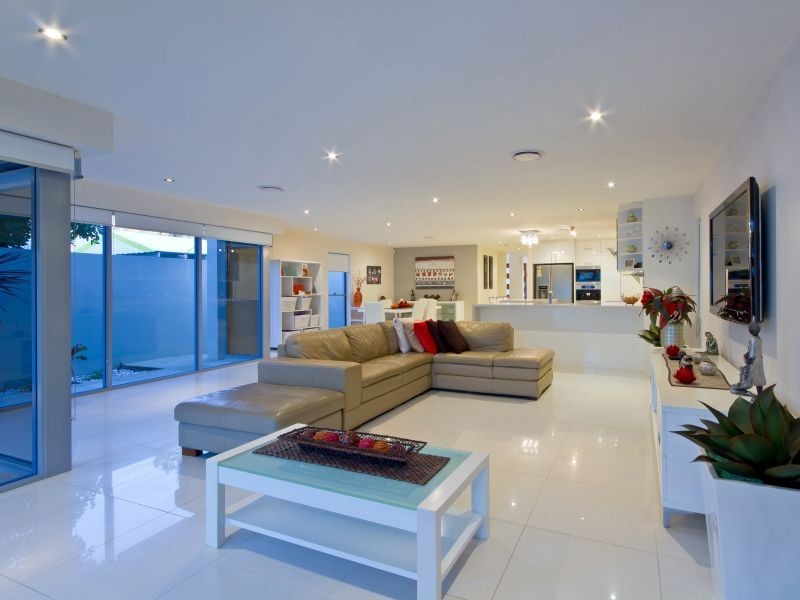 11 Seashell Avenue, Mermaid Beach QLD 4218