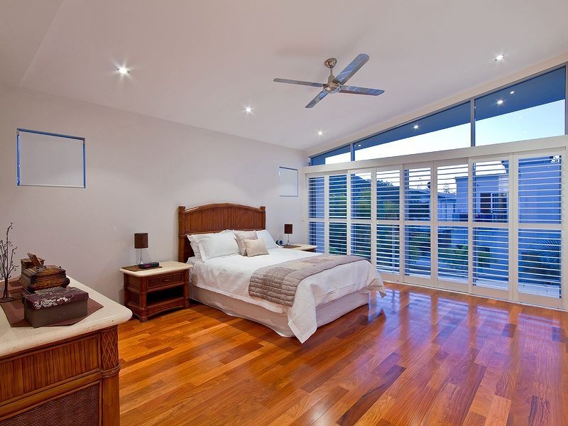 11 Seashell Avenue, Mermaid Beach QLD 4218