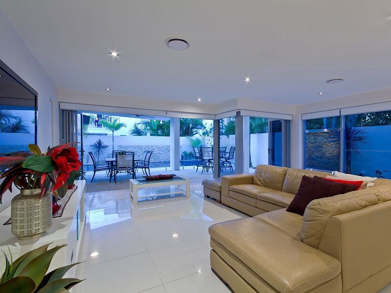 11 Seashell Avenue, Mermaid Beach QLD 4218