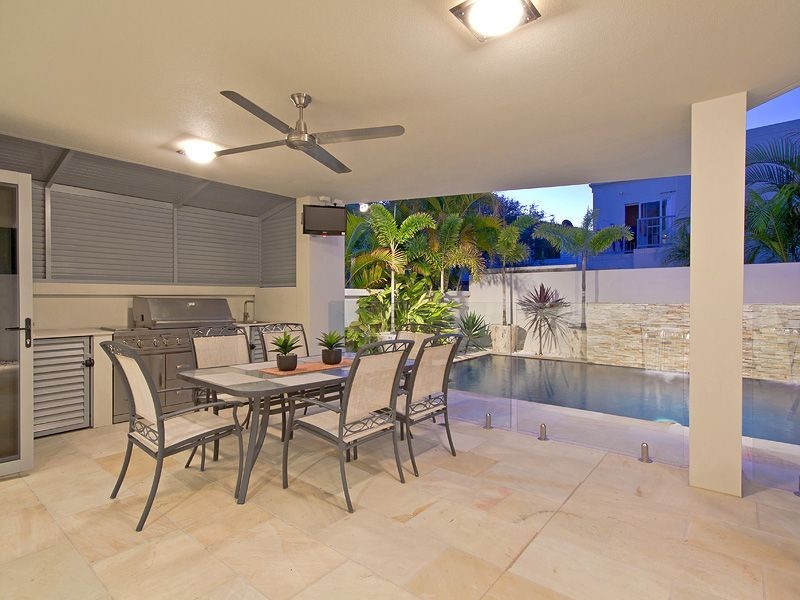 11 Seashell Avenue, Mermaid Beach QLD 4218