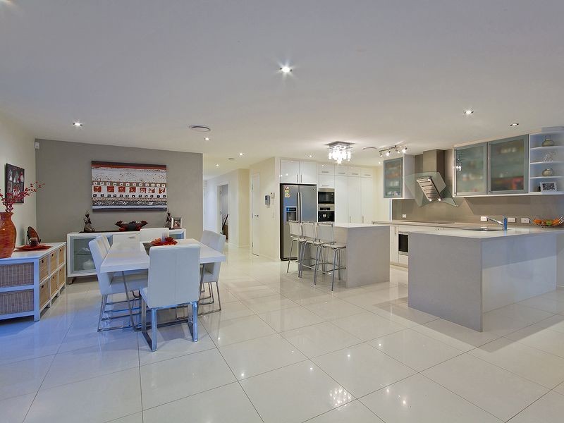 11 Seashell Avenue, Mermaid Beach QLD 4218