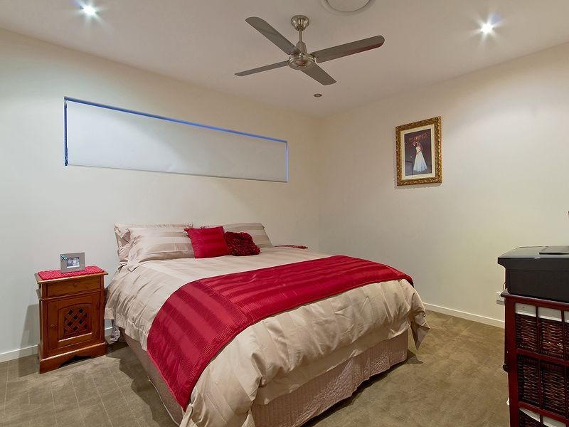 11 Seashell Avenue, Mermaid Beach QLD 4218