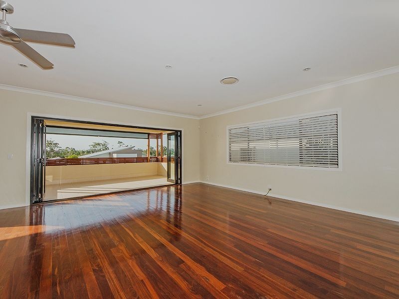 5 St Pauls Crescent, Varsity Lakes QLD 4227