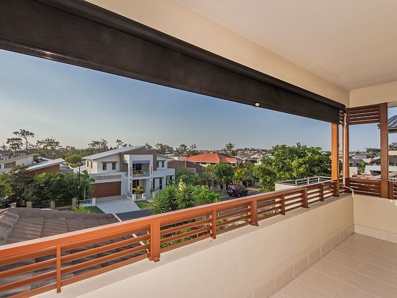 5 St Pauls Crescent, Varsity Lakes QLD 4227