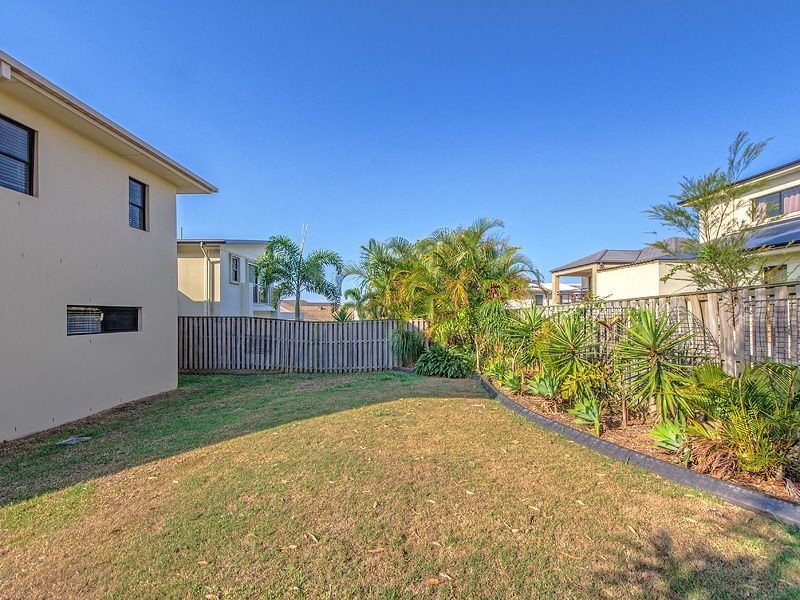 5 St Pauls Crescent, Varsity Lakes QLD 4227