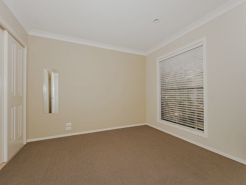 5 St Pauls Crescent, Varsity Lakes QLD 4227