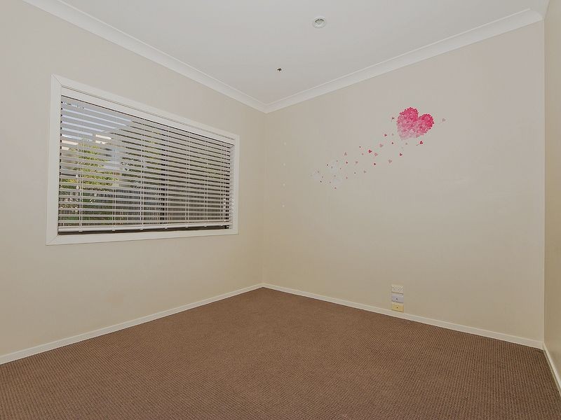 5 St Pauls Crescent, Varsity Lakes QLD 4227