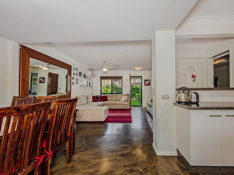 2/1 Karri Court, Burleigh Heads QLD 4220