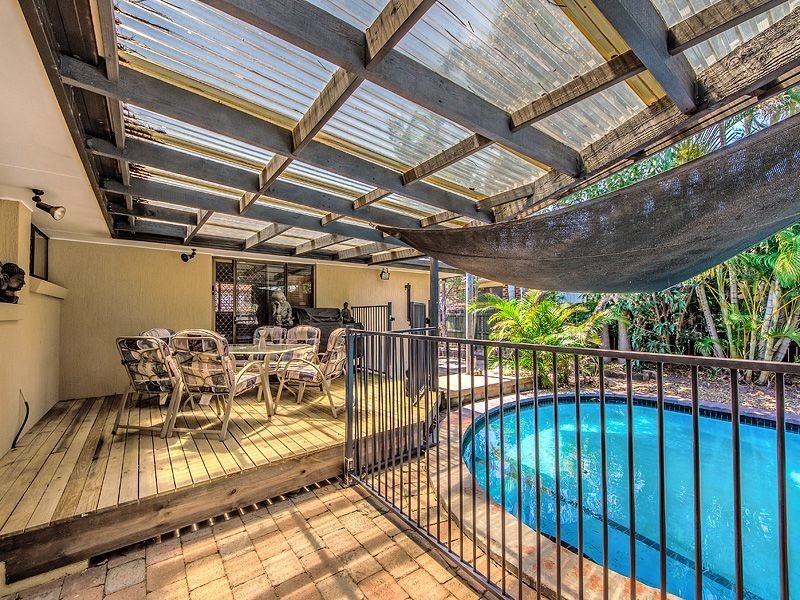 24 Razorbill Street, Burleigh Waters QLD 4220