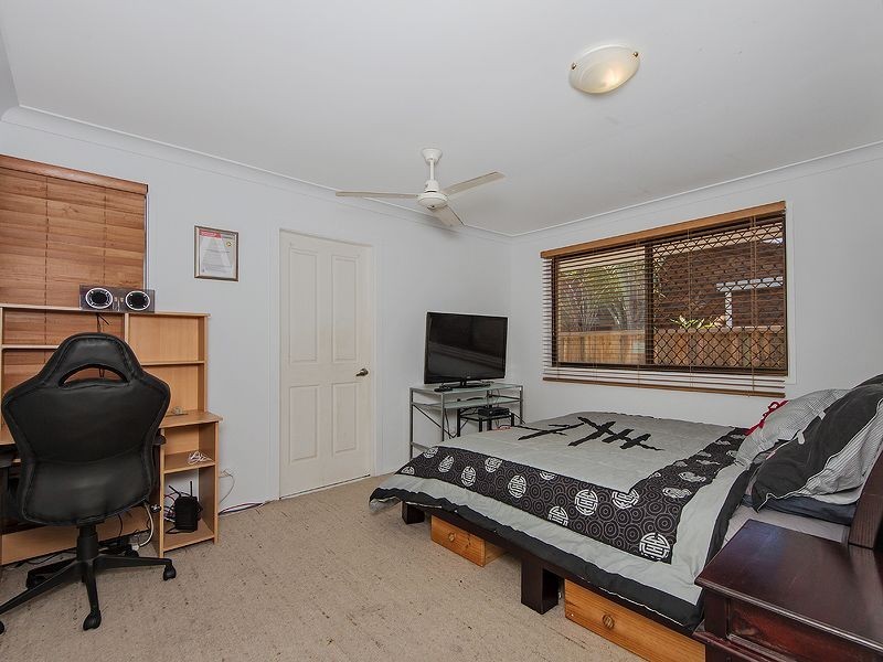 24 Razorbill Street, Burleigh Waters QLD 4220