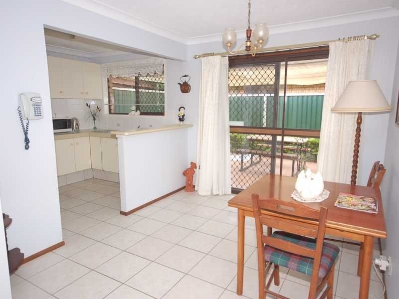 2/69 Mattocks Rd, Burleigh Waters QLD 4220