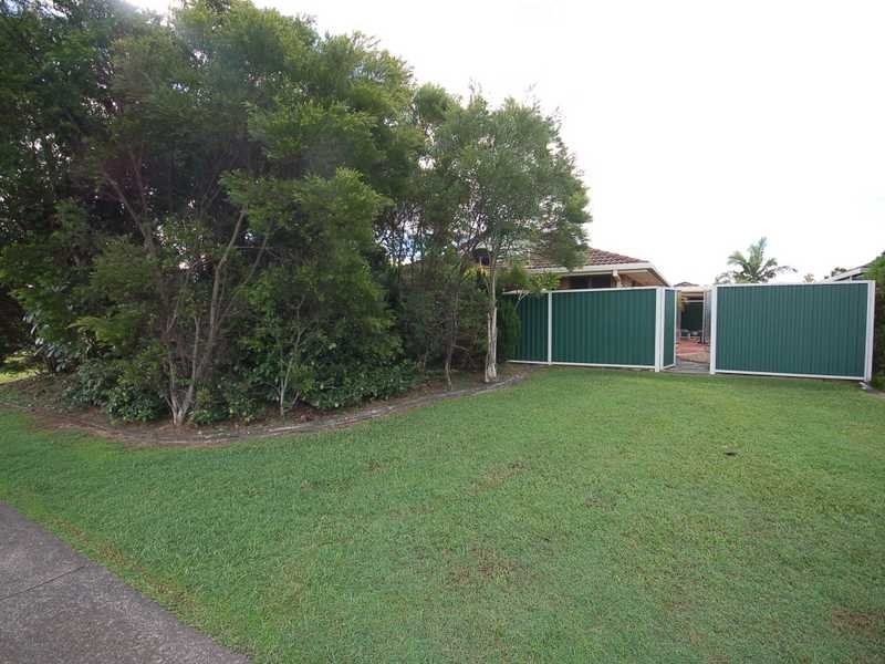 2/69 Mattocks Rd, Burleigh Waters QLD 4220