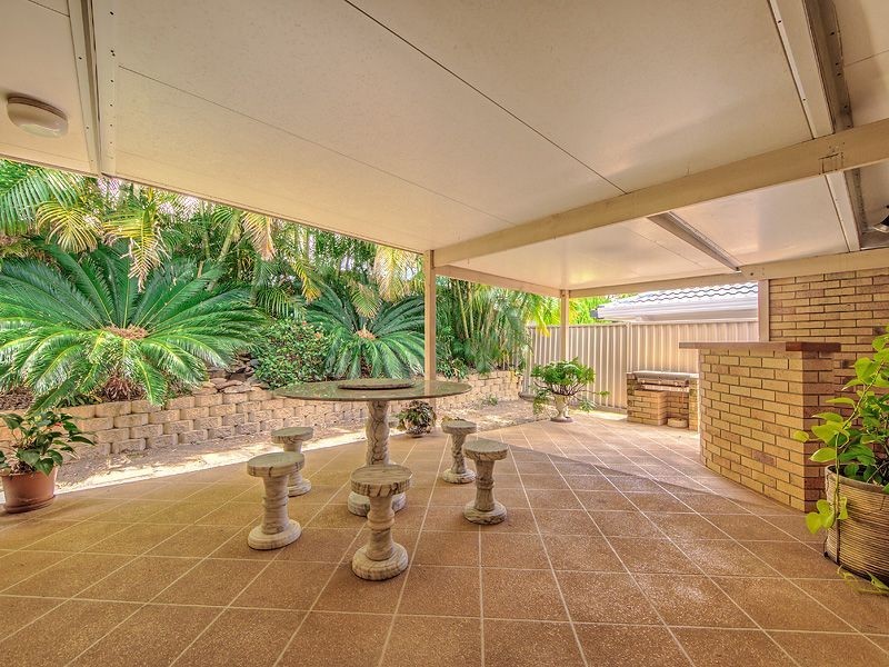 8 Kallista Close, Robina QLD 4226