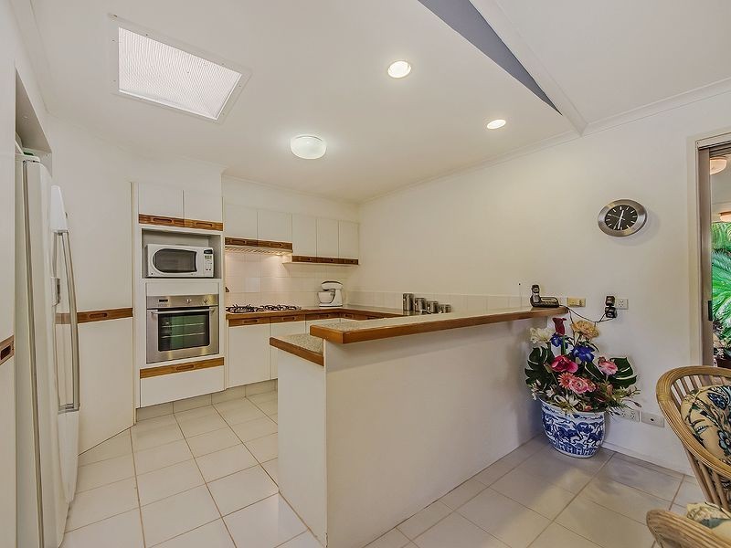 8 Kallista Close, Robina QLD 4226