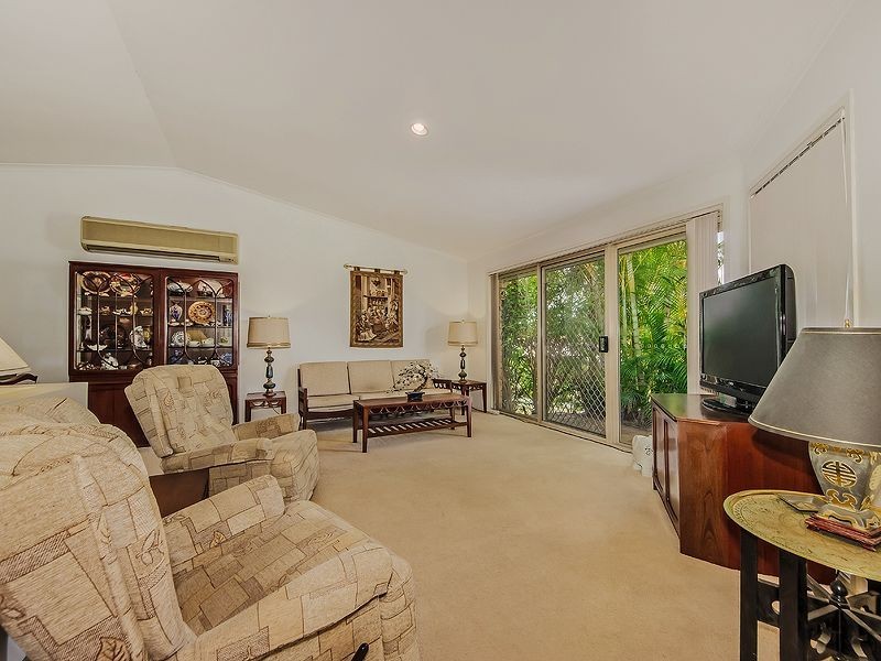 8 Kallista Close, Robina QLD 4226