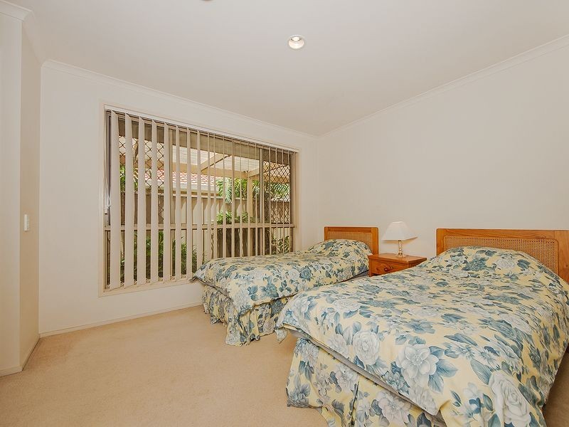 8 Kallista Close, Robina QLD 4226