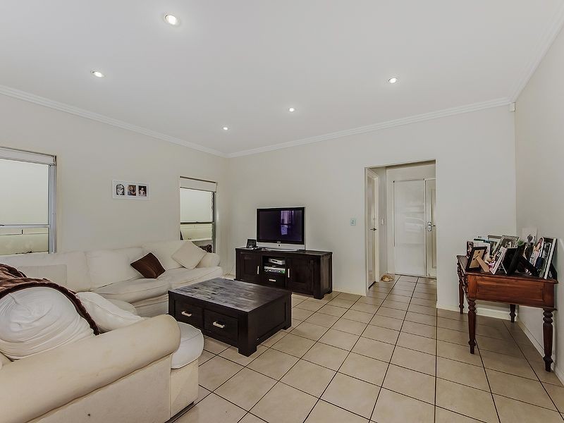 12 Andorra Place, Varsity Lakes QLD 4227