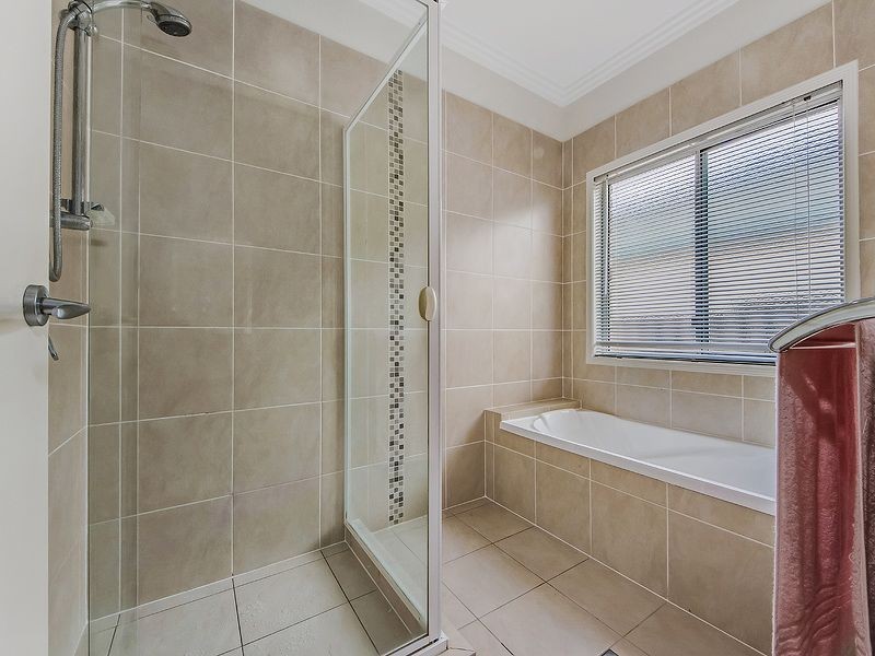 12 Andorra Place, Varsity Lakes QLD 4227