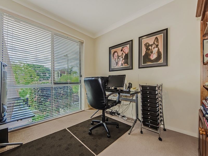 8 Menton Avenue, Varsity Lakes QLD 4227
