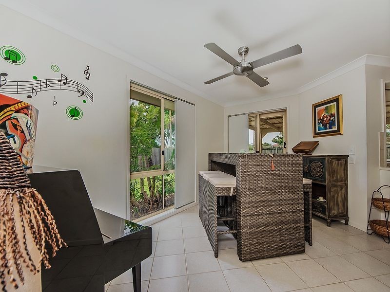 49 Yodelay Street, Varsity Lakes QLD 4227