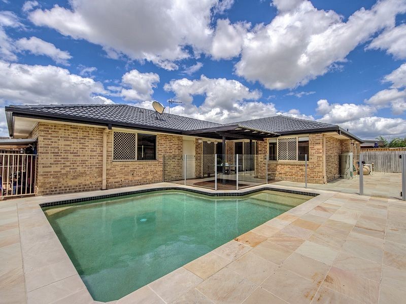 95 Honeyeater Dr, Burleigh Waters QLD 4220