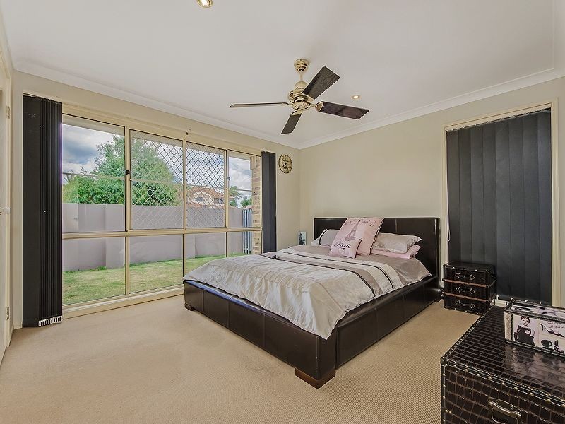 95 Honeyeater Dr, Burleigh Waters QLD 4220