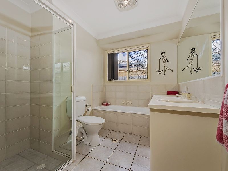 95 Honeyeater Dr, Burleigh Waters QLD 4220