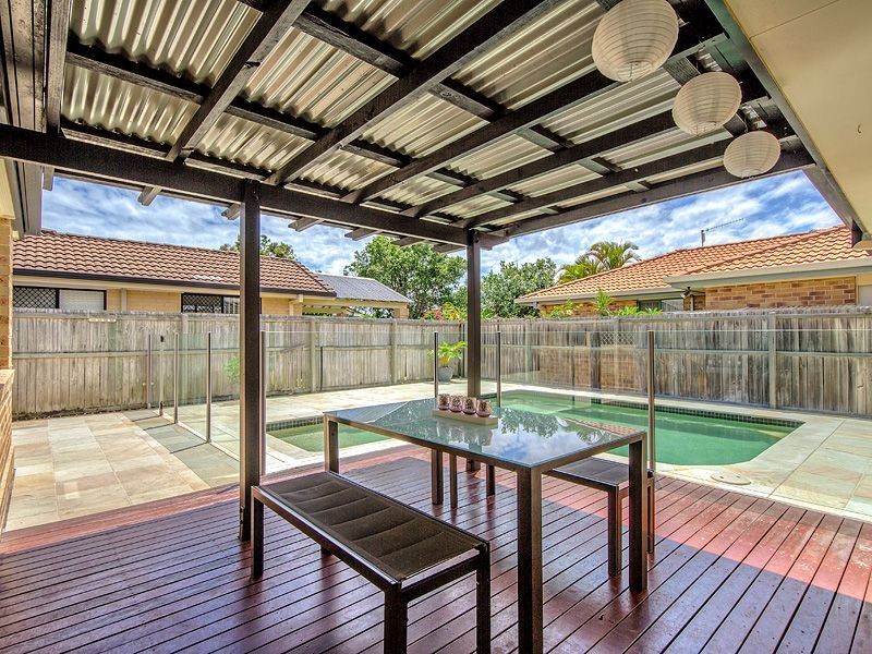 95 Honeyeater Dr, Burleigh Waters QLD 4220