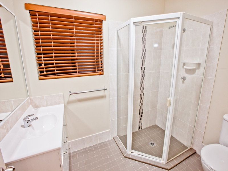 49 Azzura Drive, Varsity Lakes QLD 4227