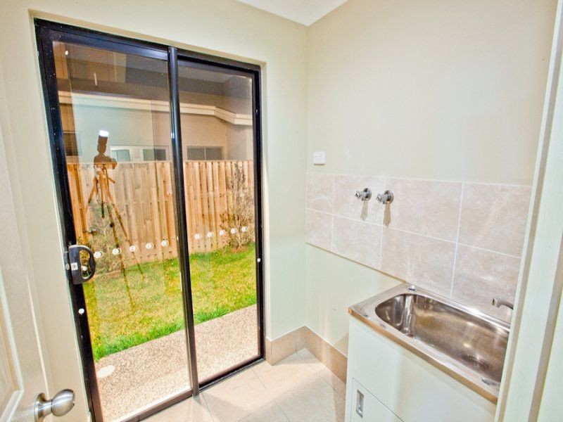 49 Azzura Drive, Varsity Lakes QLD 4227