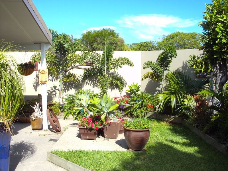 1/3 Township Drive, Burleigh Heads QLD 4220
