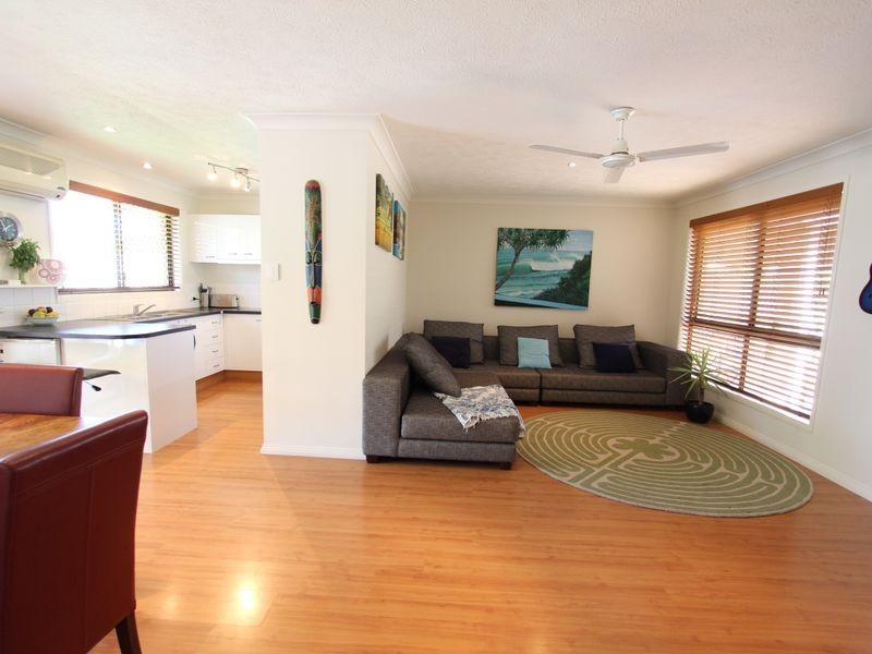 22 Bushtree Court, Burleigh Waters QLD 4220