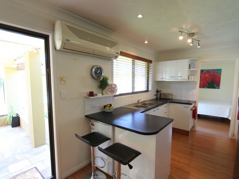 22 Bushtree Court, Burleigh Waters QLD 4220