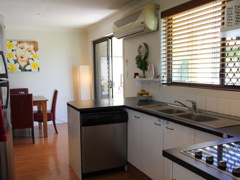 22 Bushtree Court, Burleigh Waters QLD 4220