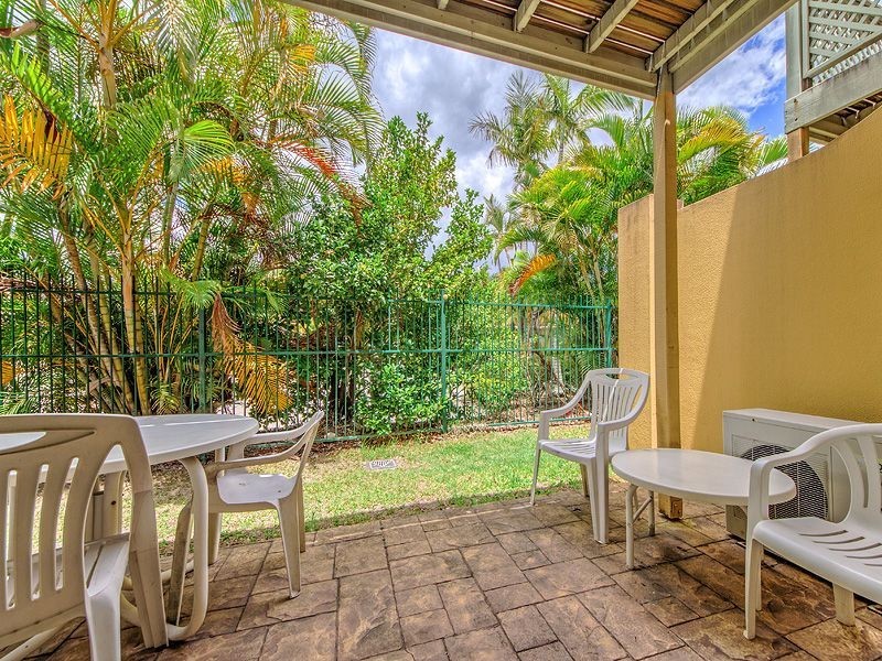 39/215 Cottesloe Drive, Mermaid Waters QLD 4218