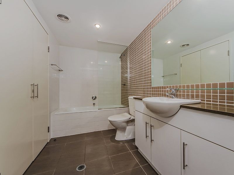 1048/1 Ocean Street, Burleigh Heads QLD 4220