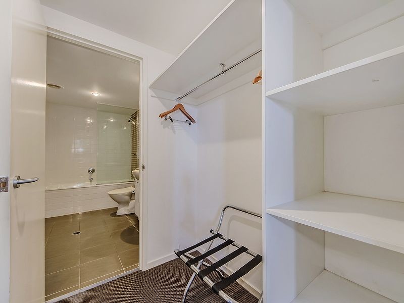 1048/1 Ocean Street, Burleigh Heads QLD 4220