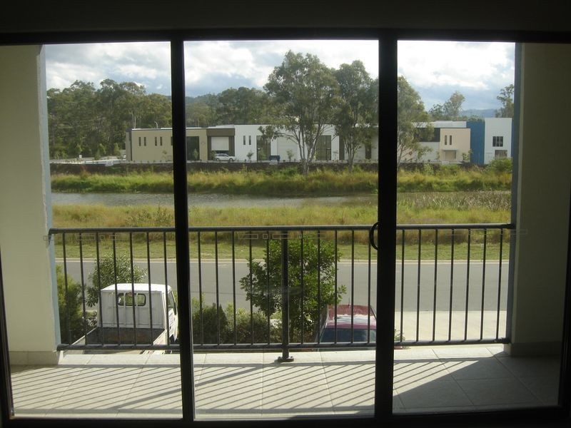 5/1 Crown Court, Varsity Lakes QLD 4227