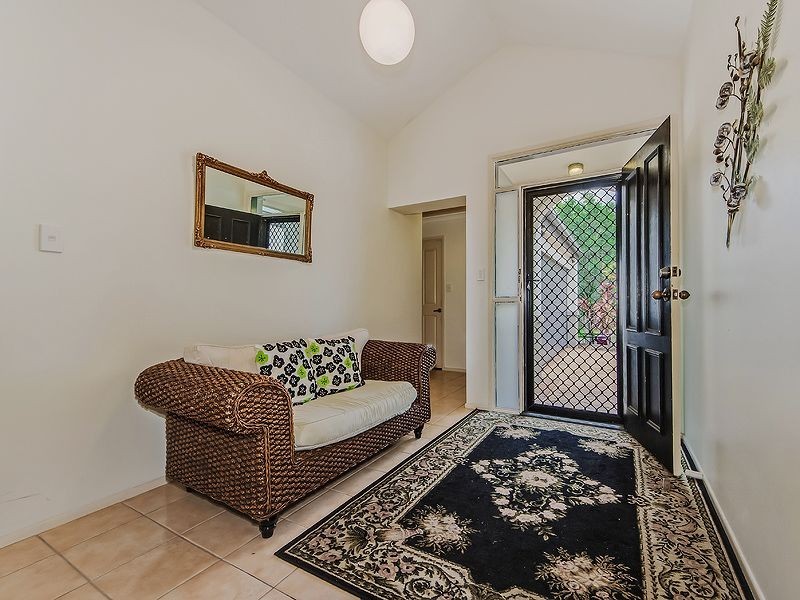 20 Gardendale Cr, Burleigh Waters QLD 4220