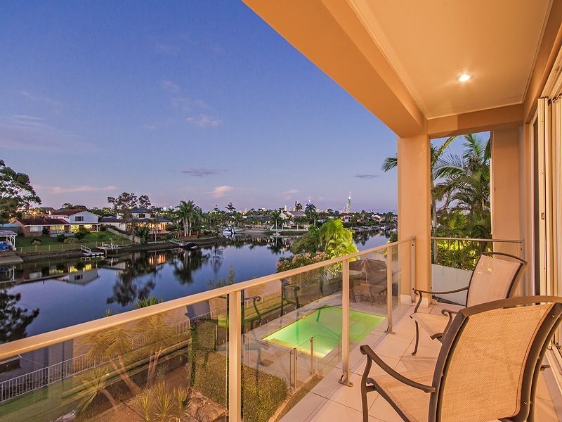 8 Braemer Court, Benowa Waters QLD 4217